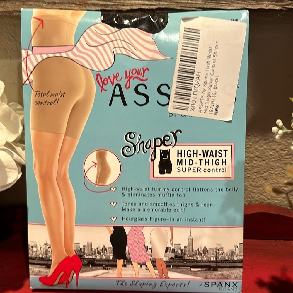 NWT Spanx Shaper. High waist mid thigh super control